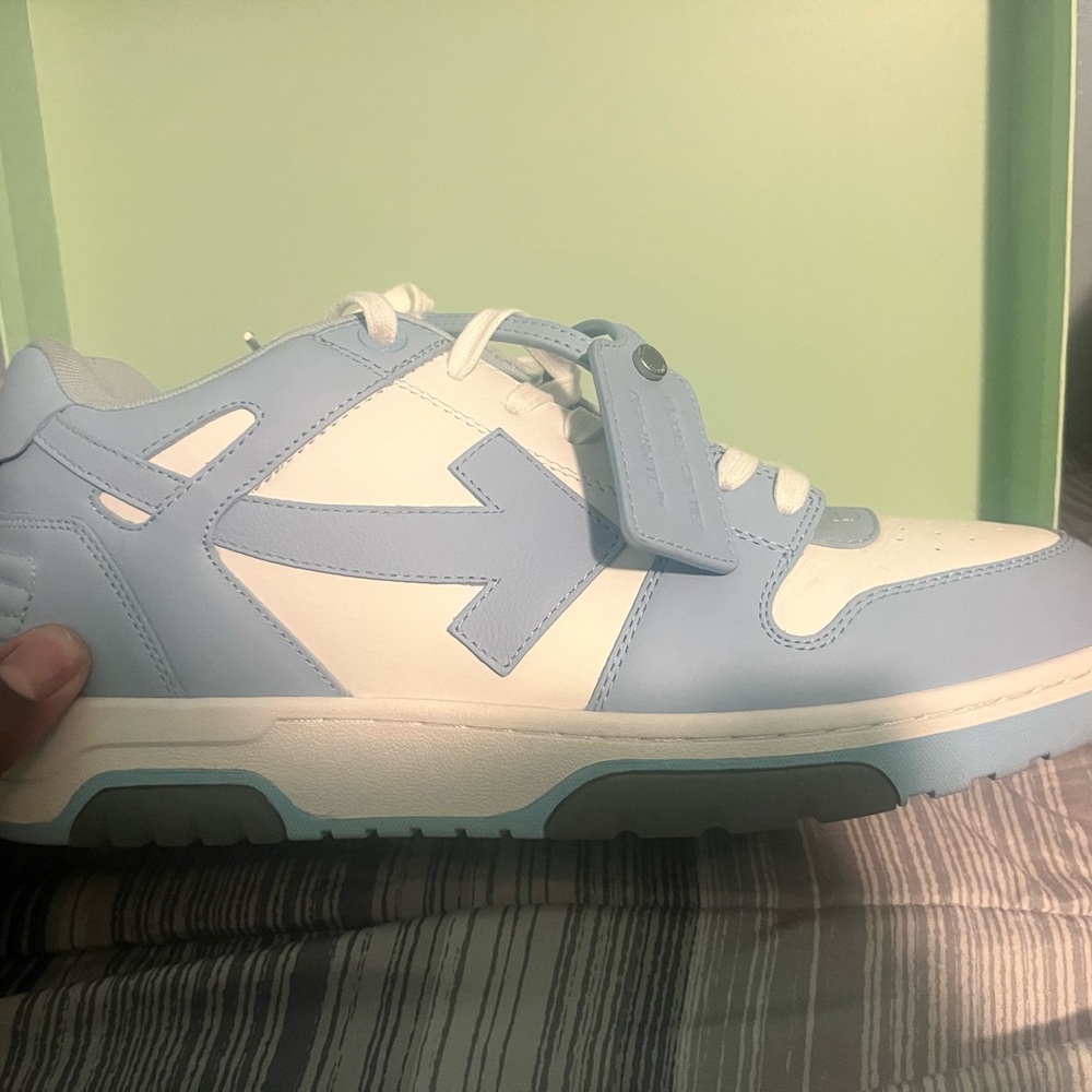 Off white Out of office